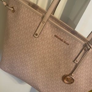 Light pink gold accents MK